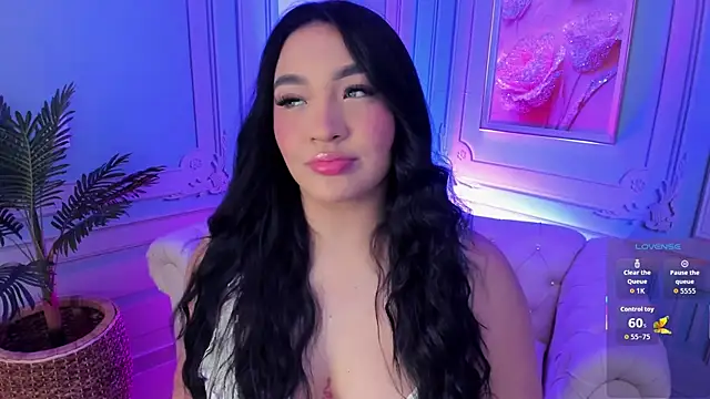 stefany duque1  online show from October 18, 2025, 3:09 am