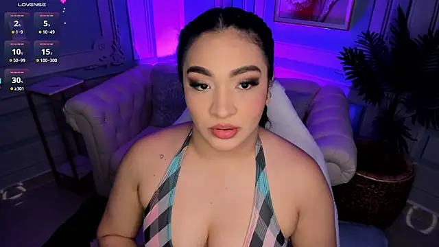 stefany duque1  online show from December 17, 2025, 3:01 am