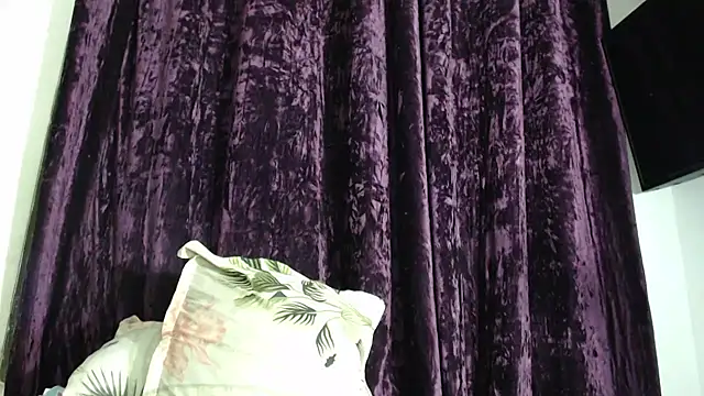 Snapshot of Ebonyxprincess_ chatting on February 9, 2025, 2:17 am Ebonyxprincess online show from February 9, 2025, 2:17 am