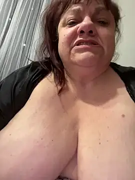 Snapshot of Luciouslouise72@xh chatting on September 20, 2025, 6:42 pm Luciouslouise72xh online show from September 20, 2025, 6:42 pm