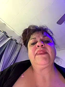 Snapshot of Luciouslouise72@xh chatting on November 30, 2025, 12:42 pm Luciouslouise72xh online show from November 30, 2025, 12:42 pm