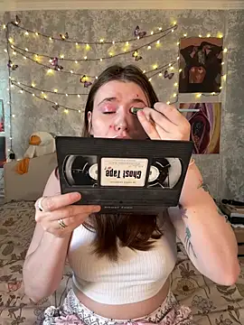 Sabrina shells online show from December 19, 2025, 10:11 am