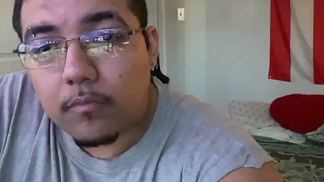 cloudy couple444 online show from February 21, 2025, 3:43 pm