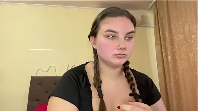 Dreamyblushfairy online show from October 13, 2025, 2:39 pm