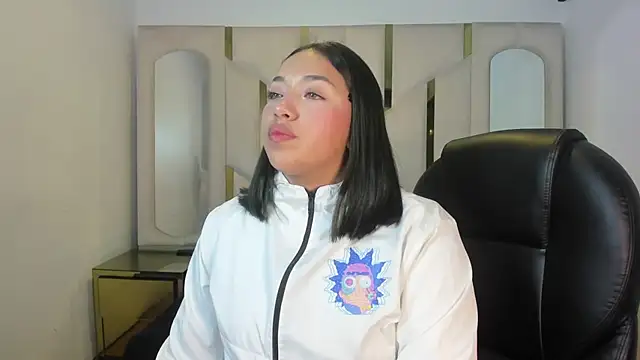 IsabellRodriguez18 online show from June 3, 2026, 3:42 am