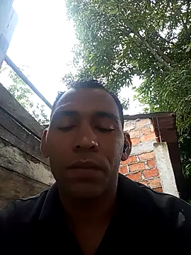 yaxom33 online show from February 25, 2026, 1:32 pm