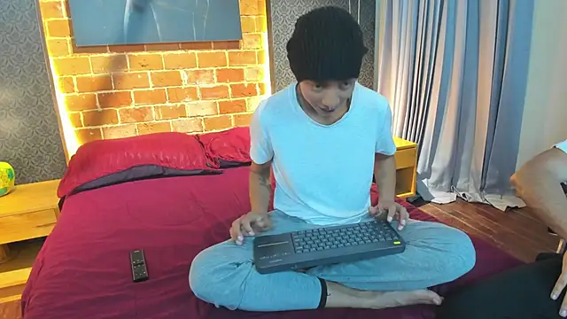 AntonAndSofii online show from January 20, 2025, 3:15 am