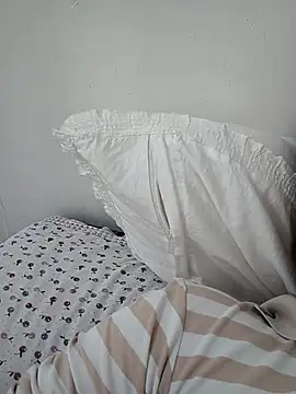 Snapshot of playboyz77 chatting on October 12, 2025, 9:19 am playboyz77 online show from October 12, 2025, 9:19 am