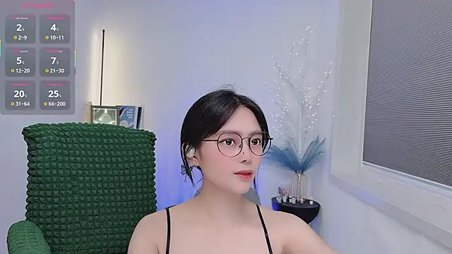 Snapshot of Natasha2025 chatting on November 20, 2025, 1:11 pm Natasha2025 online show from November 20, 2025, 1:11 pm