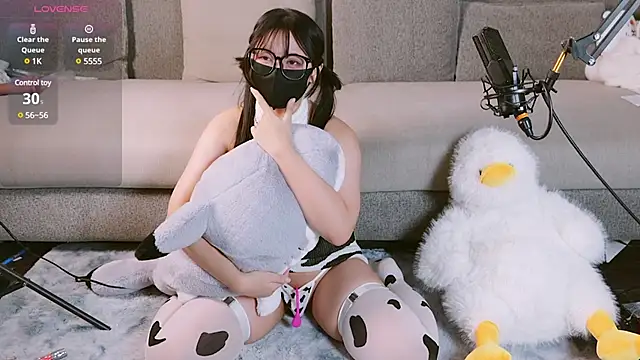 Snapshot of Yu_UwU_ chatting on January 13, 2025, 2:11 pm Yu UwU  online show from January 13, 2025, 2:11 pm