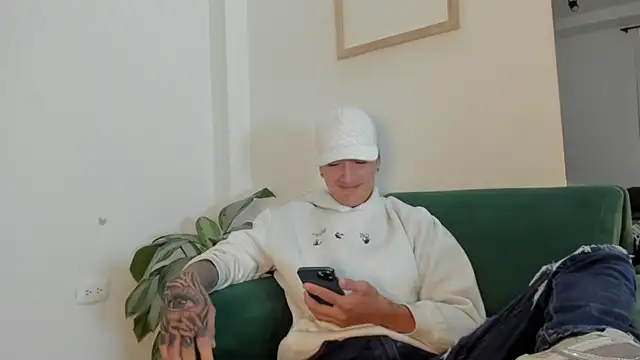 two milkyway online show from November 14, 2025, 12:37 pm