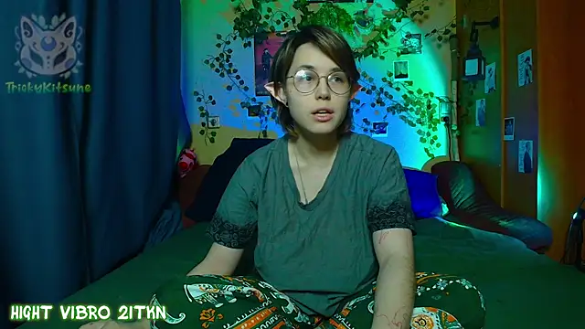 Snapshot of TrickyKitsune chatting on April 30, 2026, 5:41 pm TrickyKitsune online show from April 30, 2026, 5:41 pm