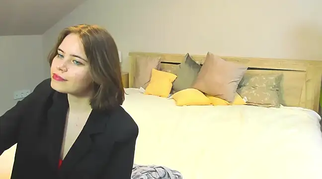 EricaElliott online show from March 20, 2025, 1:37 pm