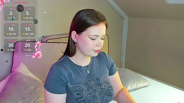 EricaElliott online show from September 9, 2025, 8:47 am