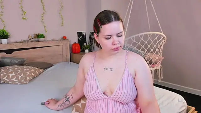EricaElliott online show from June 27, 2026, 10:20 am