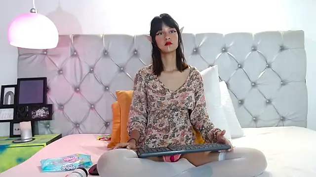 ravennocturne online show from January 14, 2025, 2:00 pm