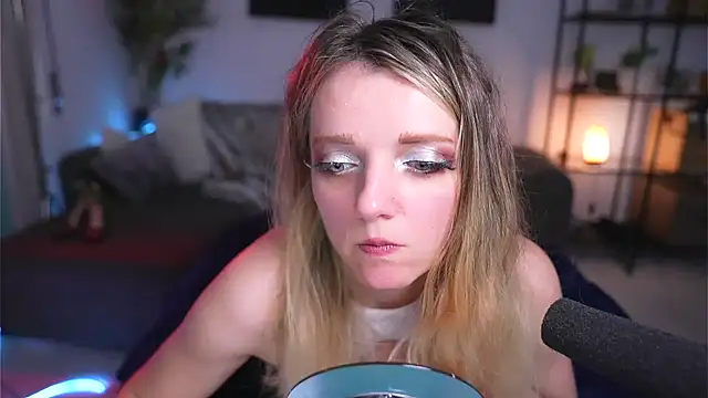 Magnetic Amy online show from February 27, 2025, 1:49 pm