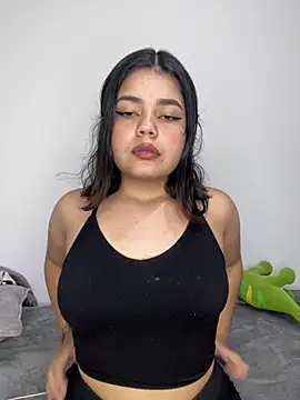 Snapshot of pretty_angela1 chatting on February 11, 2025, 3:18 am pretty angela1 online show from February 11, 2025, 3:18 am