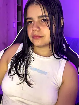 Snapshot of pretty_angela1 chatting on October 27, 2025, 5:22 am pretty angela1 online show from October 27, 2025, 5:22 am