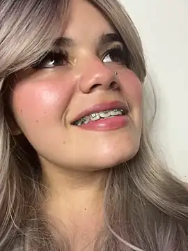 Snapshot of pretty_angela1 chatting on October 31, 2025, 3:51 am pretty angela1 online show from October 31, 2025, 3:51 am