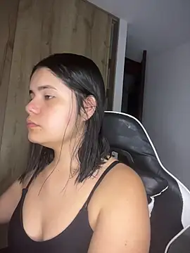 Snapshot of pretty_angela1 chatting on November 30, 2025, 11:53 pm pretty angela1 online show from November 30, 2025, 11:53 pm