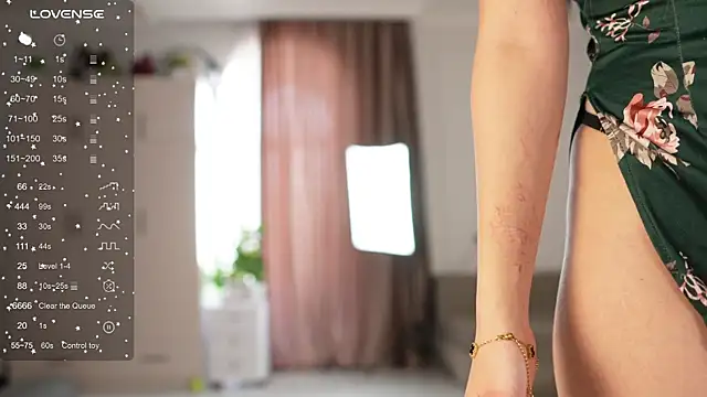 mysticsirenn online show from October 14, 2025, 3:18 am