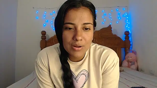 Coral0403 online show from February 8, 2025, 7:38 pm