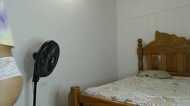 Coral0403 online show from February 10, 2025, 6:03 pm