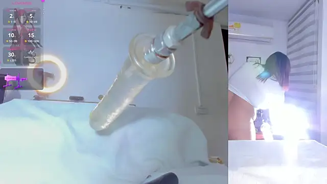 Maria Jones  online show from December 1, 2025, 1:21 am