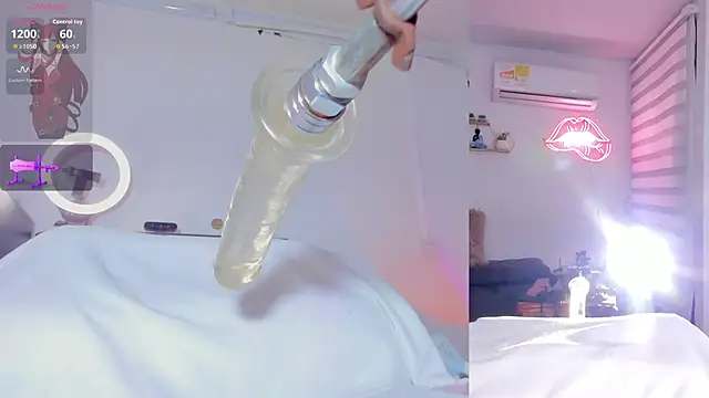 Maria Jones  online show from December 16, 2025, 1:43 am