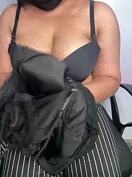 Snapshot of tanvihot2 chatting on April 23, 2026, 4:09 pm tanvihot2 online show from April 23, 2026, 4:09 pm