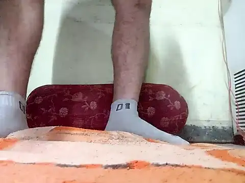 Snapshot of r379 chatting on October 1, 2025, 7:53 pm r379 online show from October 1, 2025, 7:53 pm