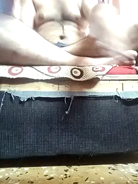 Snapshot of r379 chatting on November 5, 2025, 4:01 am r379 online show from November 5, 2025, 4:01 am