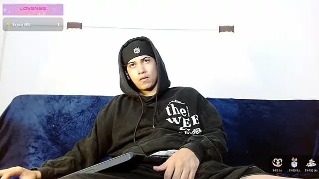 Br4ndxpimm online show from October 15, 2025, 1:33 pm