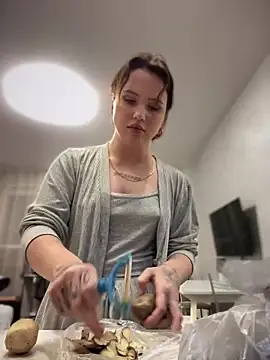 sunnysunday online show from December 27, 2024, 1:28 pm