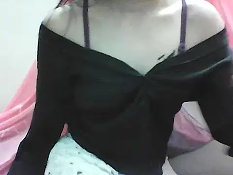 Snapshot of roseofvenom chatting on December 30, 2024, 2:19 pm roseofvenom online show from December 30, 2024, 2:19 pm