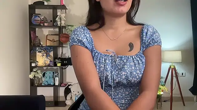 roseofvenom online show from November 4, 2025, 7:57 pm