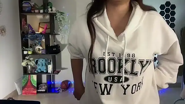 roseofvenom online show from November 12, 2025, 6:19 pm