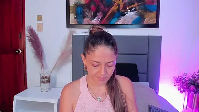 EloiseQuinn online show from September 11, 2025, 12:38 pm