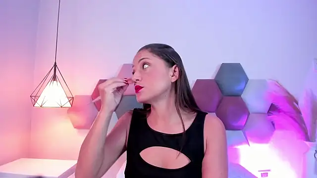 EloiseQuinn online show from September 23, 2025, 1:47 pm