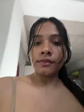 Snapshot of Ninabrunette18 chatting on January 2, 2025, 10:01 pm Ninabrunette18 online show from January 2, 2025, 10:01 pm