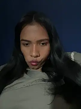 Snapshot of Ninabrunette18 chatting on February 19, 2025, 2:44 pm Ninabrunette18 online show from February 19, 2025, 2:44 pm