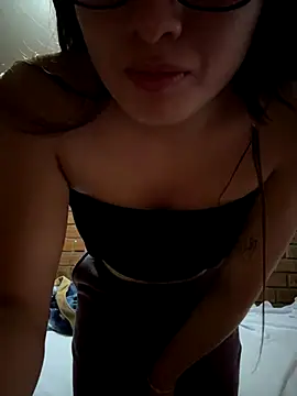 Snapshot of lunagonzales_lima_2007 chatting on September 27, 2025, 2:16 am lunagonzales lima 2007 online show from September 27, 2025, 2:16 am