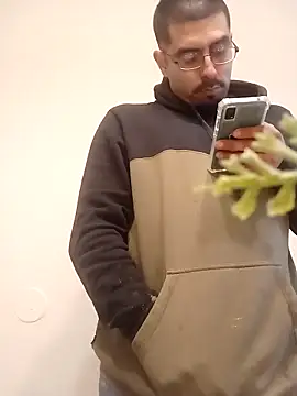 k1oudE online show from March 18, 2025, 3:42 pm