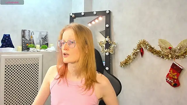 Snapshot of ElizabethHarpper chatting on January 18, 2025, 2:12 pm ElizabethHarpper online show from January 18, 2025, 2:12 pm