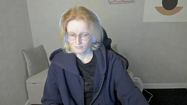 Snapshot of ElizabethHarpper chatting on September 13, 2025, 8:14 am ElizabethHarpper online show from September 13, 2025, 8:14 am