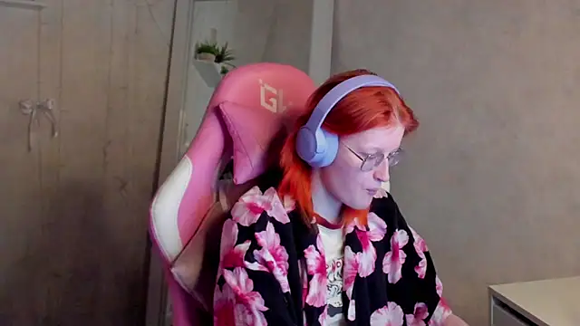 ElizabethHarpper online show from February 5, 2026, 8:08 am