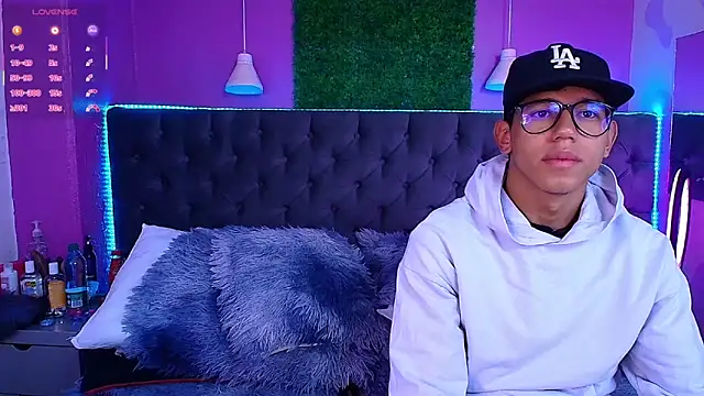 RyanPricee online show from February 6, 2026, 4:17 am