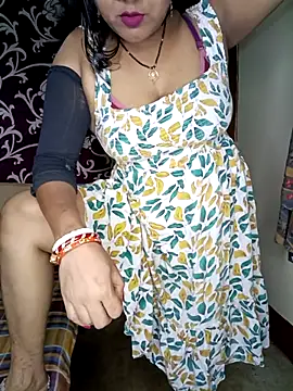 Hot muskaan online show from October 30, 2025, 6:15 am