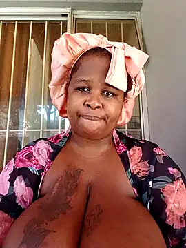 SexyLadyBoosxx online show from October 17, 2025, 1:03 pm